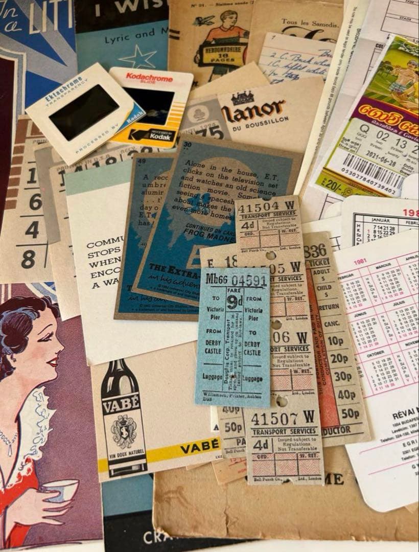 ★ 断捨離！紙もの詰め込みBOX ★ 80サイズ　海外 ヴィンテージ 紙もの