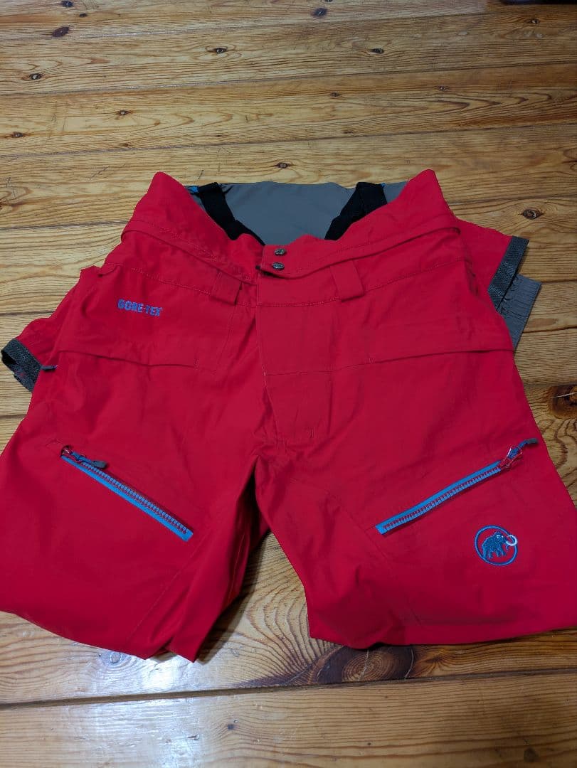 MAMMUT　レッド スノーボードパンツ 防水素材