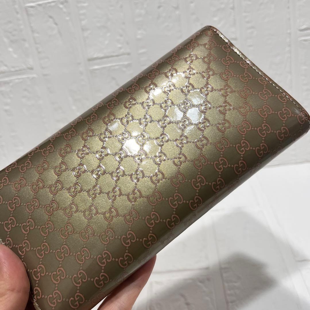 美品✨GUCCI レアカラー　マイクロシマ　GG柄 メタリックカーキ　エナメル