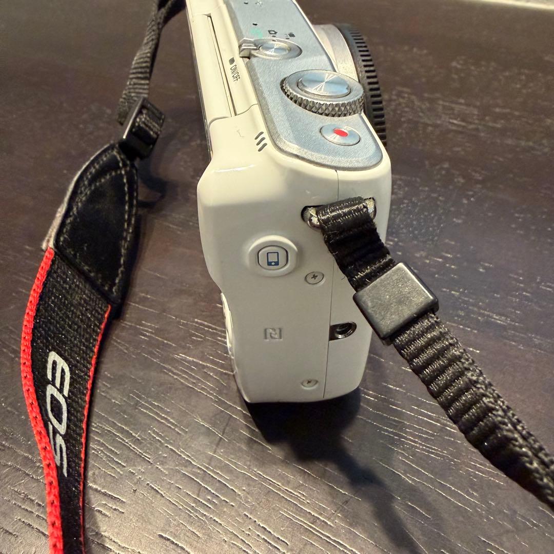 Canon キャノン EOS M10 ミラーレス一眼レフ 15-45mmレンズ付