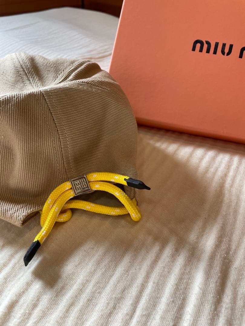 miu miu ベージュ キャップ Mサイズ