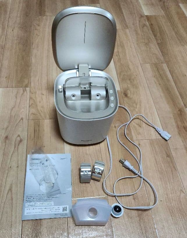 【ゆきちゃん】panasonic ナノケア スチーマー EH-SA0B