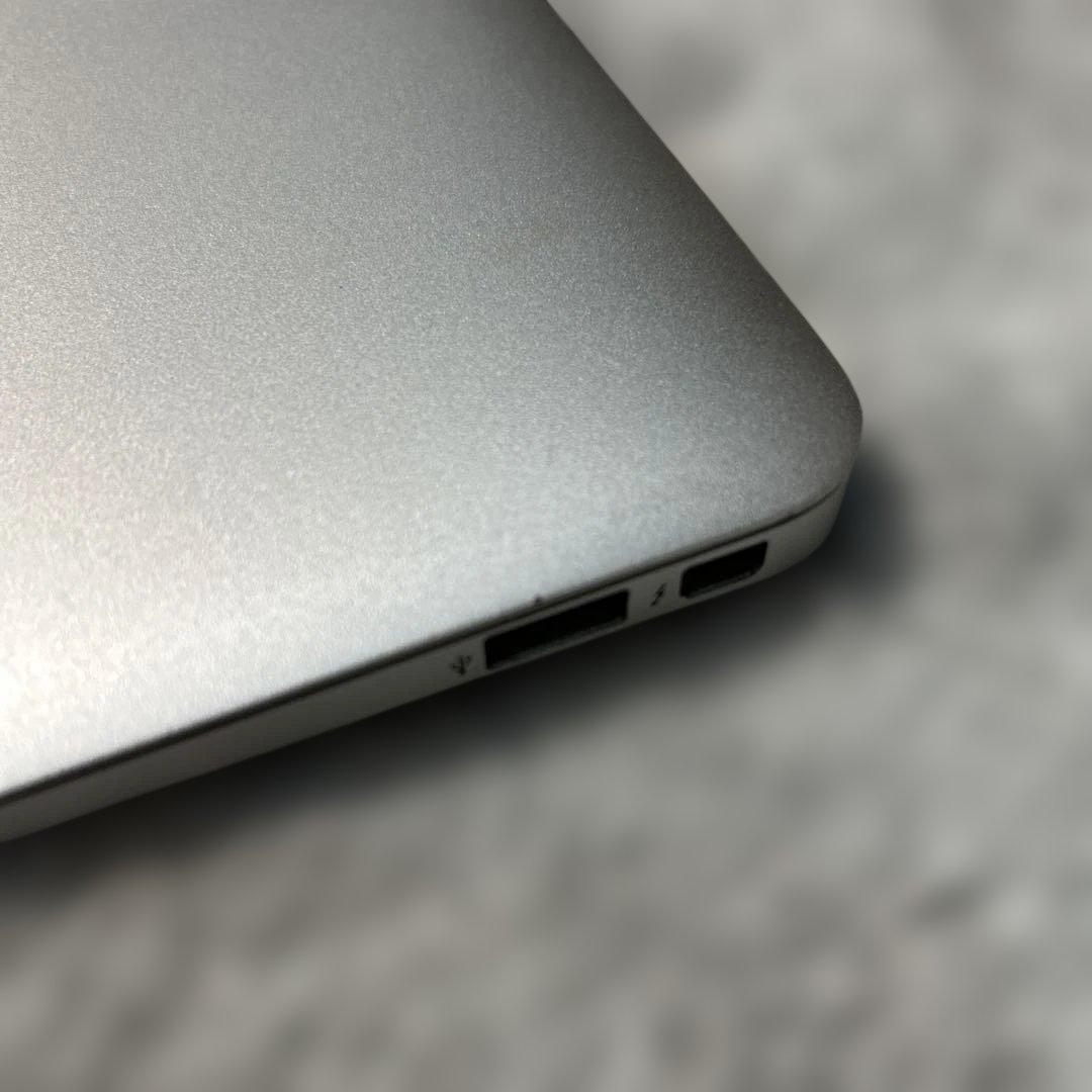 Apple MacBook Air A1465 シルバー