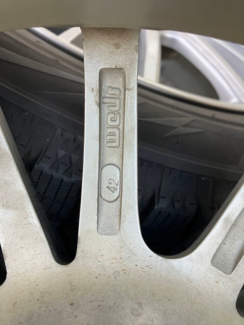 (2065) 22年製スタッドレスタイヤ社外アルミホイール付き2本②