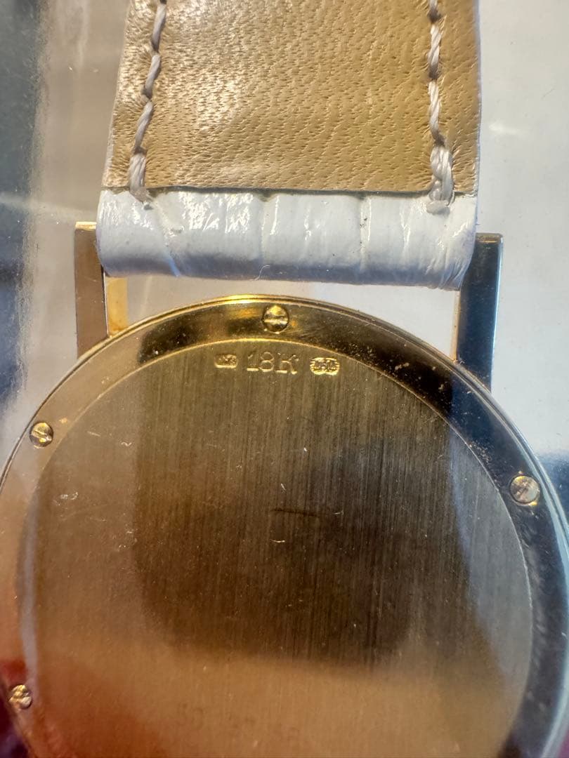 CORUM ゴールド ホワイトレザー 時計　 動きません。金に換算で