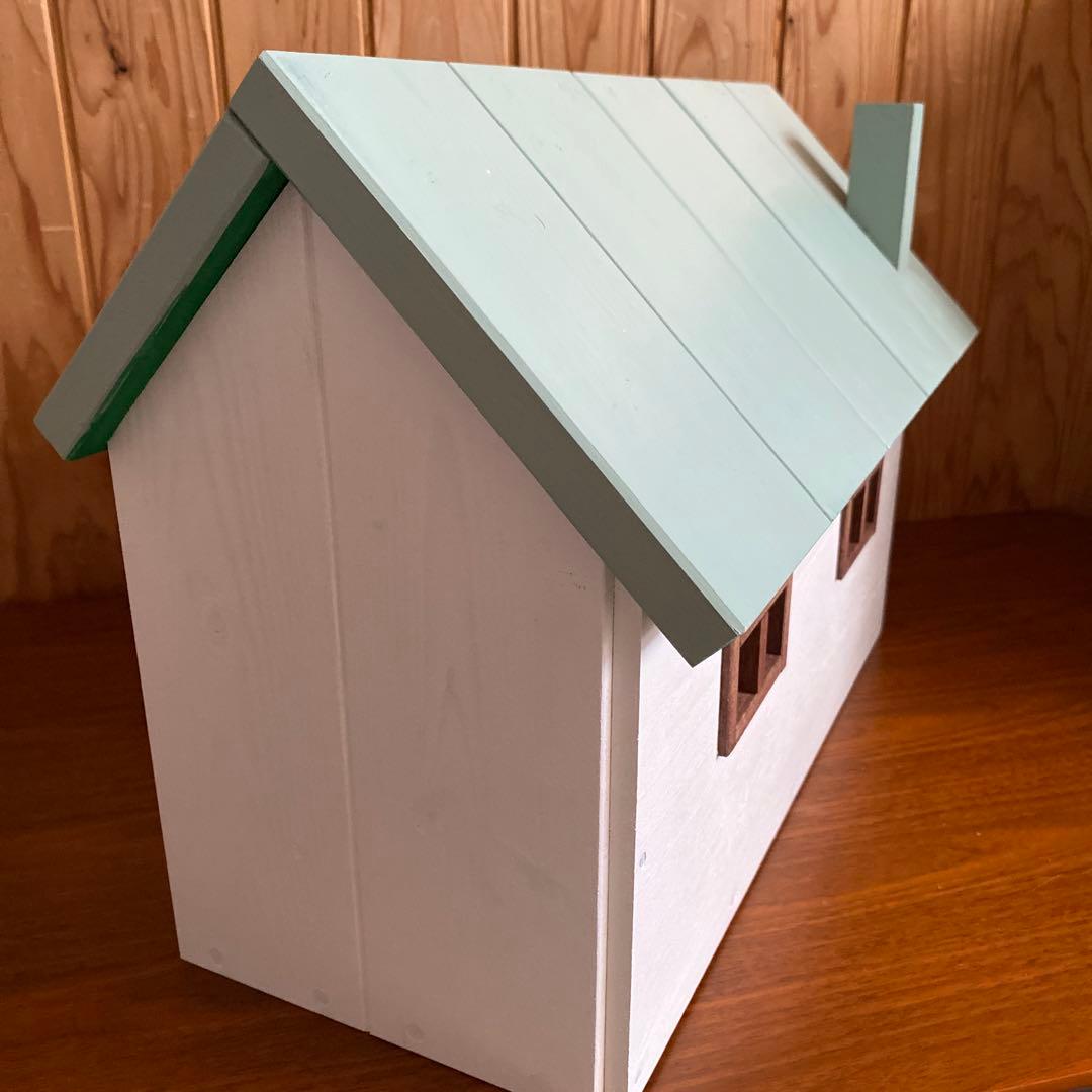 緑屋根の木製ドールハウス (暖炉＆ウッドデッキ付き) ハンドメイド　シルバニア