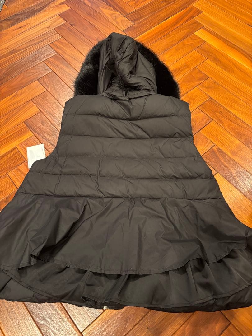 新品　タグ付き　maison maverick ファーフード付きベストダウン　黒