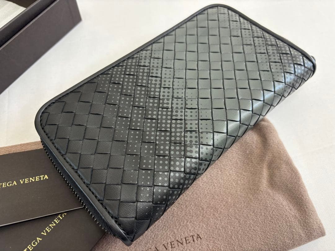 未使用Bottega Veneta ブラック、メタルグレー　レザー長財布
