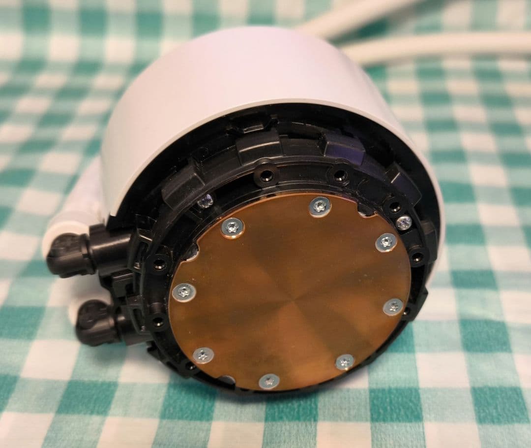 【ジャンク】NZXT KRAKEN ELITE 240 RGB。