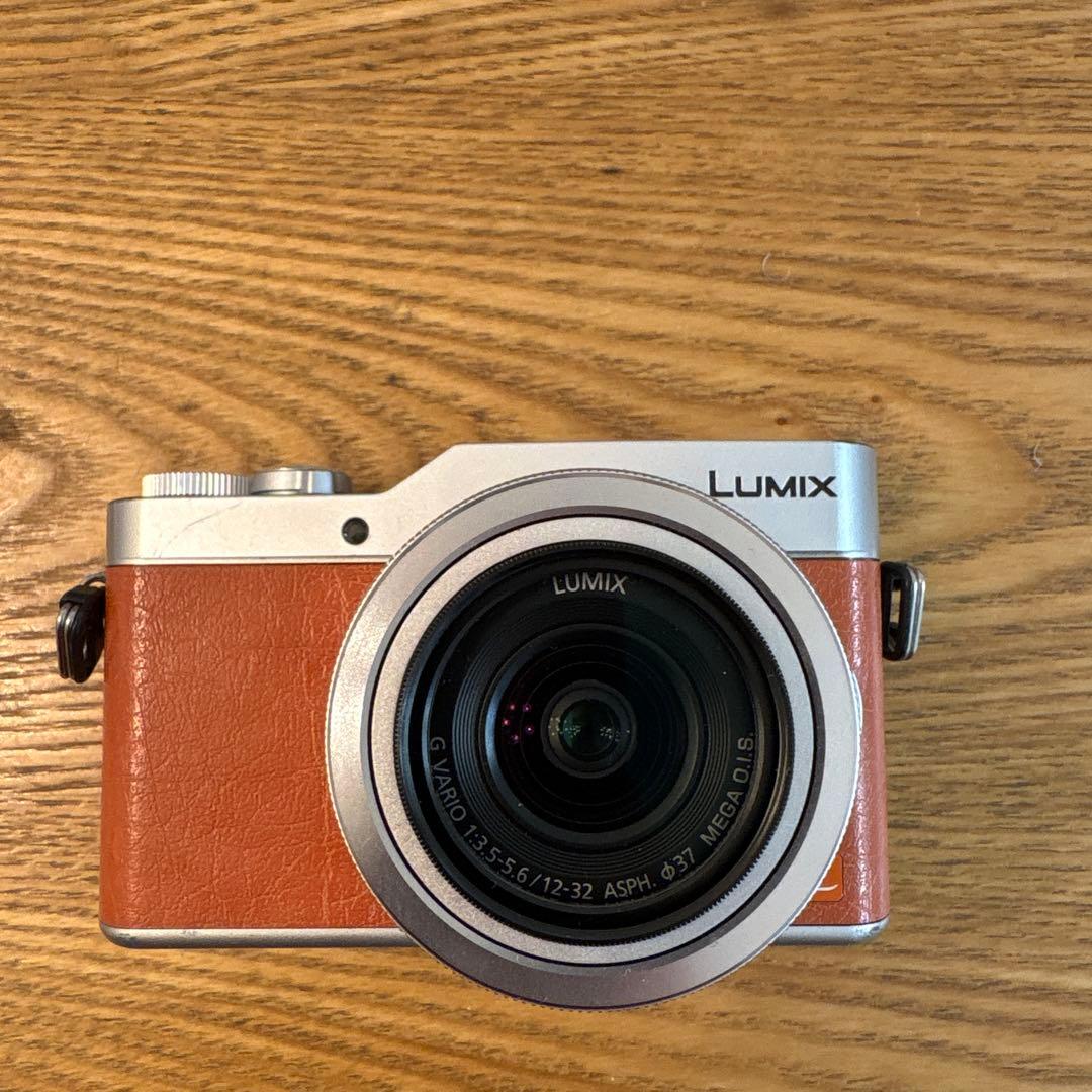 Panasonic LUMIX G DC-GF9 ダブルレンズキット