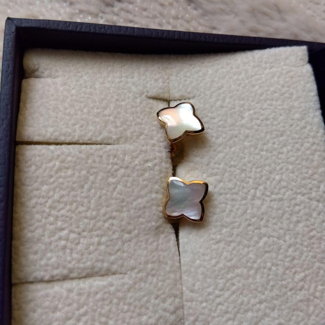 ヴァンドーム青山白蝶貝Ｋ１８ピアス