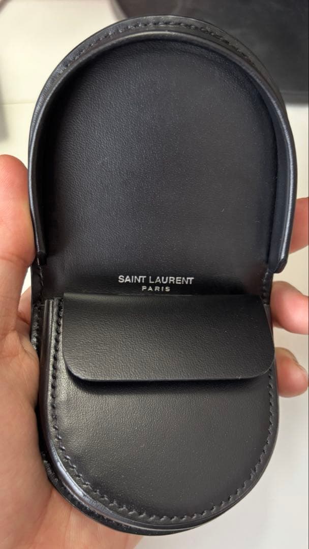 もりかん様【超美品】SAINT LAURENT 黒レザーケース