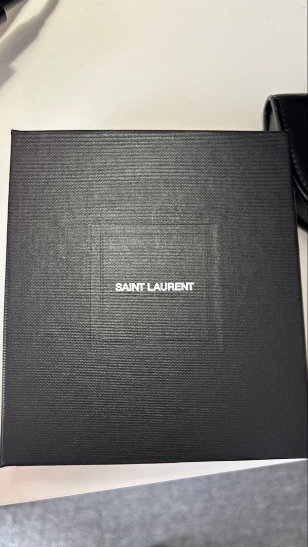 もりかん様【超美品】SAINT LAURENT 黒レザーケース