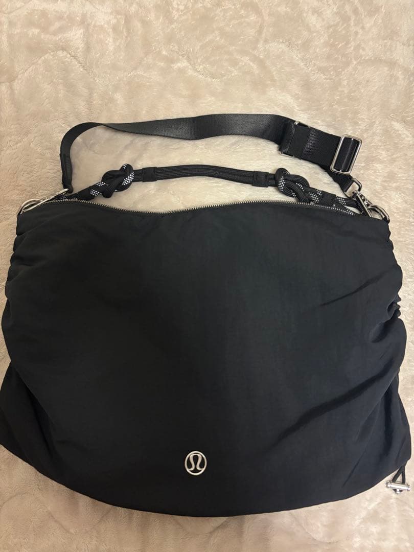 Lu Lu Lemon ボディーバック