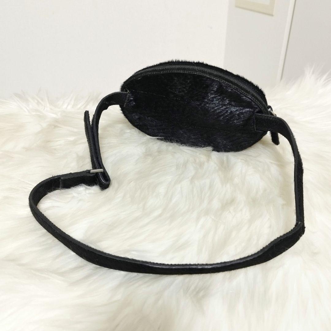 美品☆　プラダ　アーカイブ　ファー　ウエストポーチ　ボディバッグ　ロゴプレート