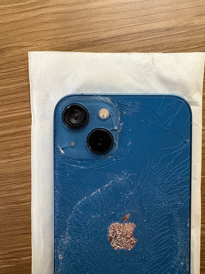 iPhone 13 128GB Simフリー 背面割れ 画面無傷