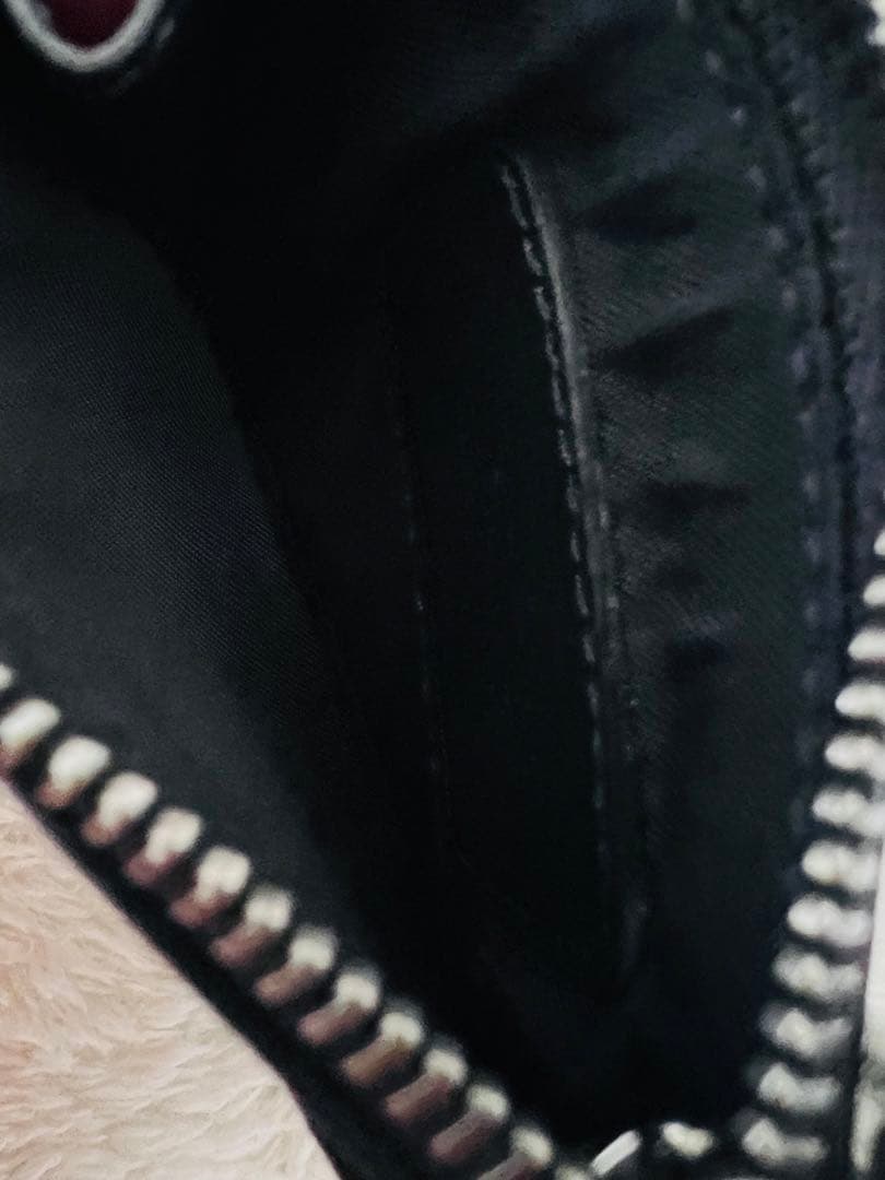 【極美品】ヴェルサーチ Vロゴ オールレザー カードケース ロゴ金具 ブラック