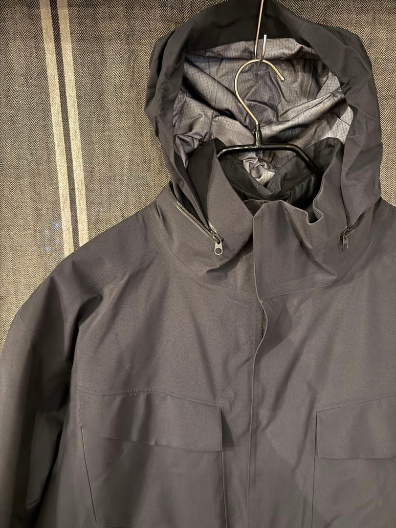 週末値下げ　ARC'TERYX VEILANCE FIELD IS JKT