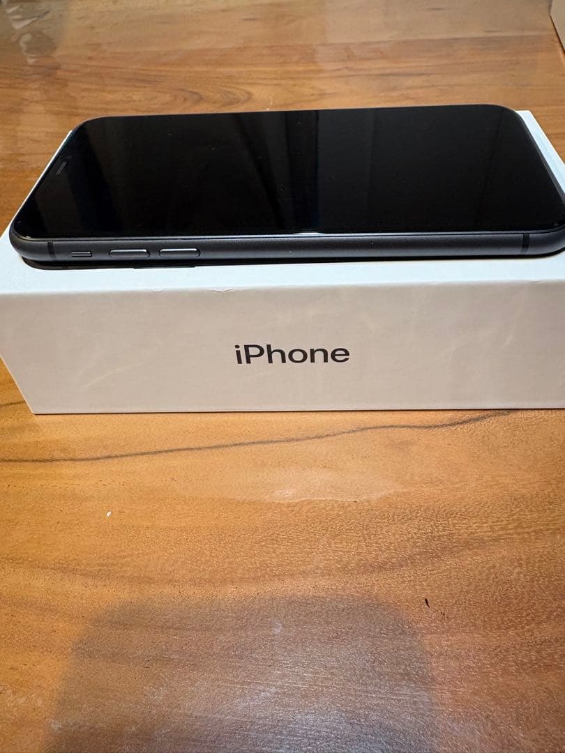 Apple iPhone 11 64GBブラック 本体