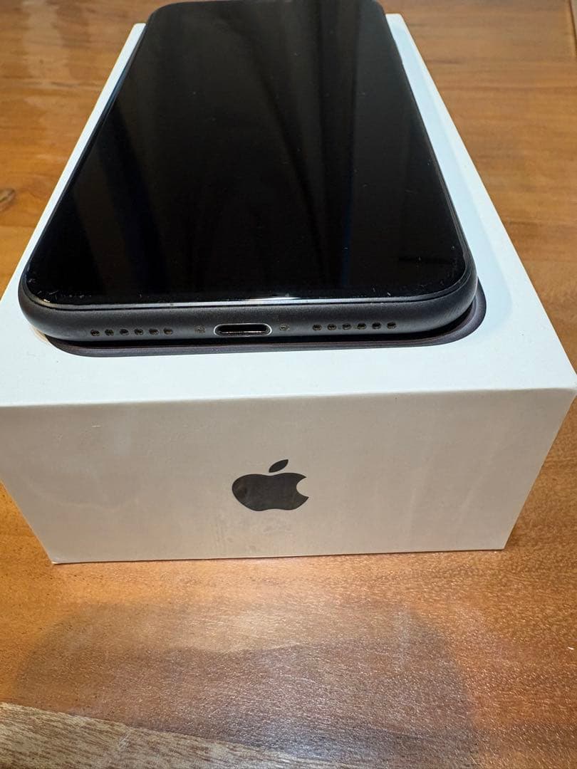 Apple iPhone 11 64GBブラック 本体