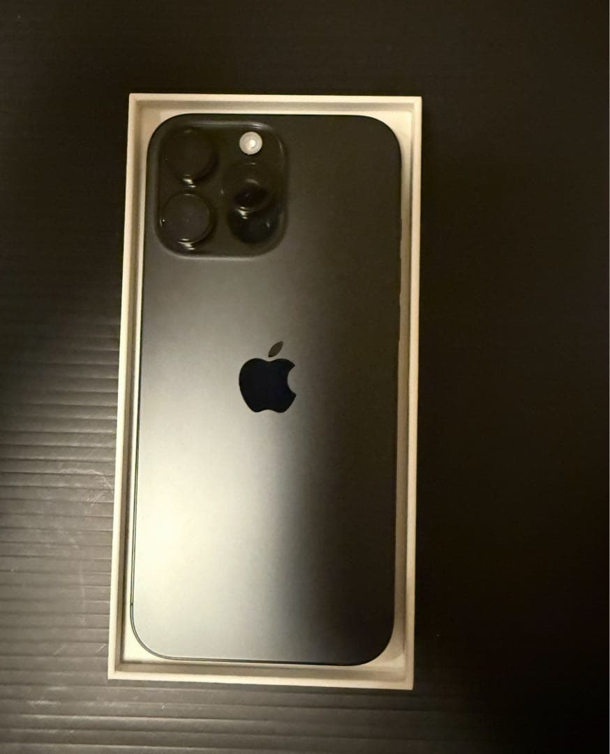 Apple iPhone 16 Pro Max 本体