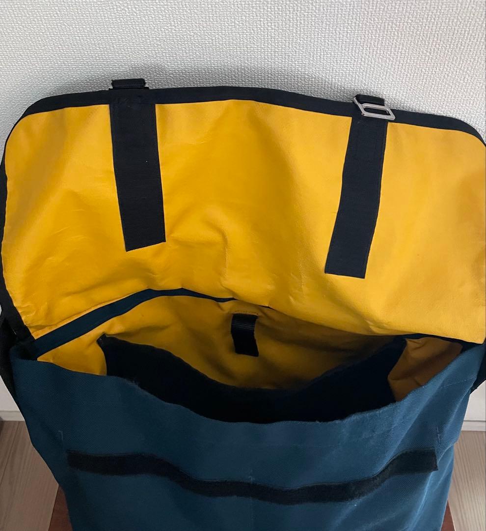 DE MARTINIメッセンジャーバッグ