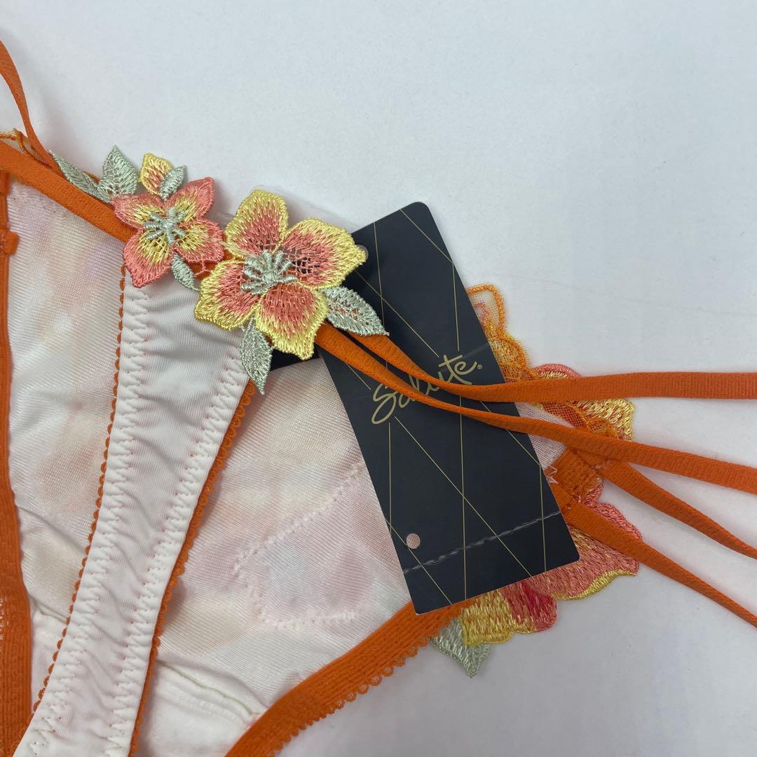 ワコール サルート　Wacoal Salute ブラ&ソングセットE75L