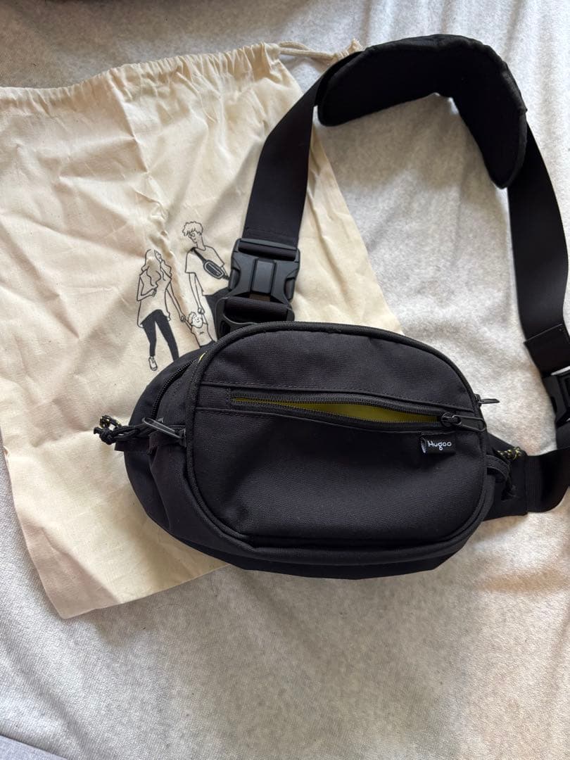 hugoo ハグー　ヒップシート　ショルダーバッグ　ブラック