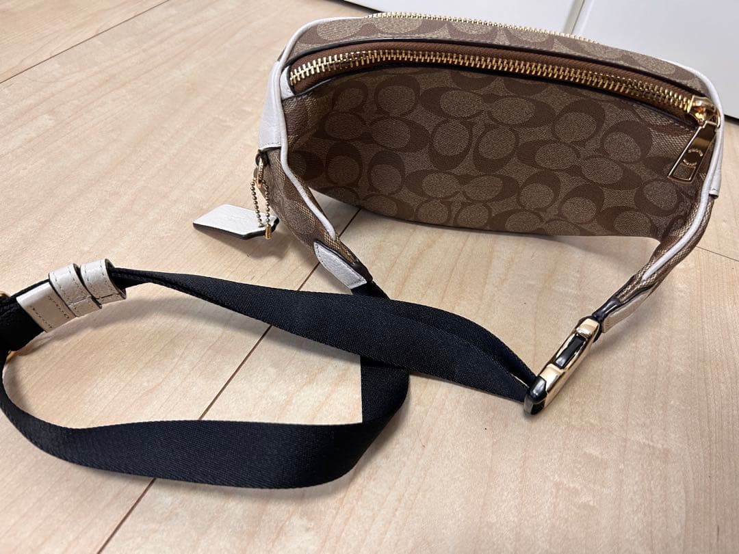 週末限定出品　美品　コーチ　COACH ボディバッグ