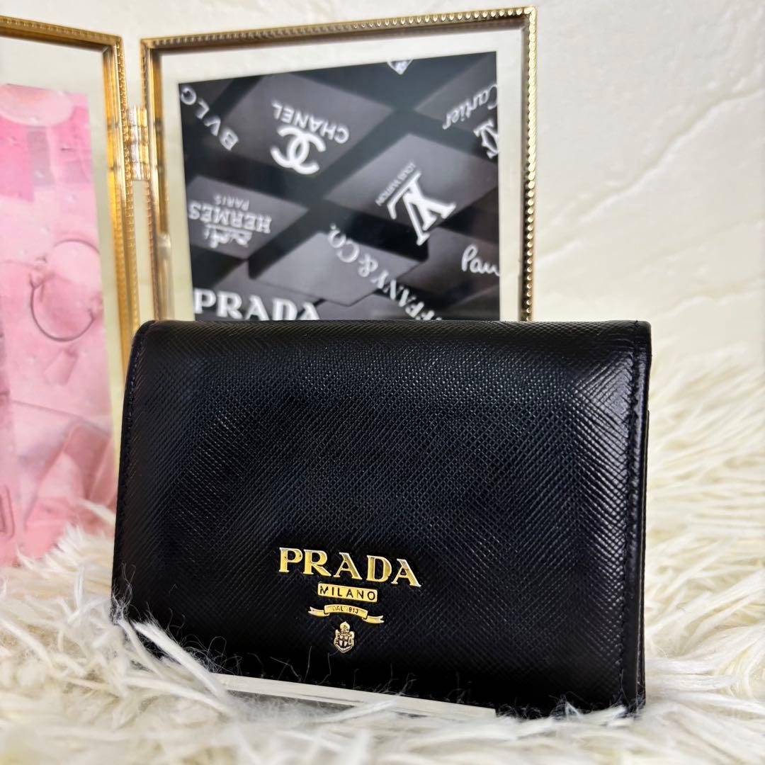美品⭐︎PRADA⭐︎プラダ⭐︎ブラックレザー⭐︎名刺入れ　カードケース⭐︎サファーノ⭐︎