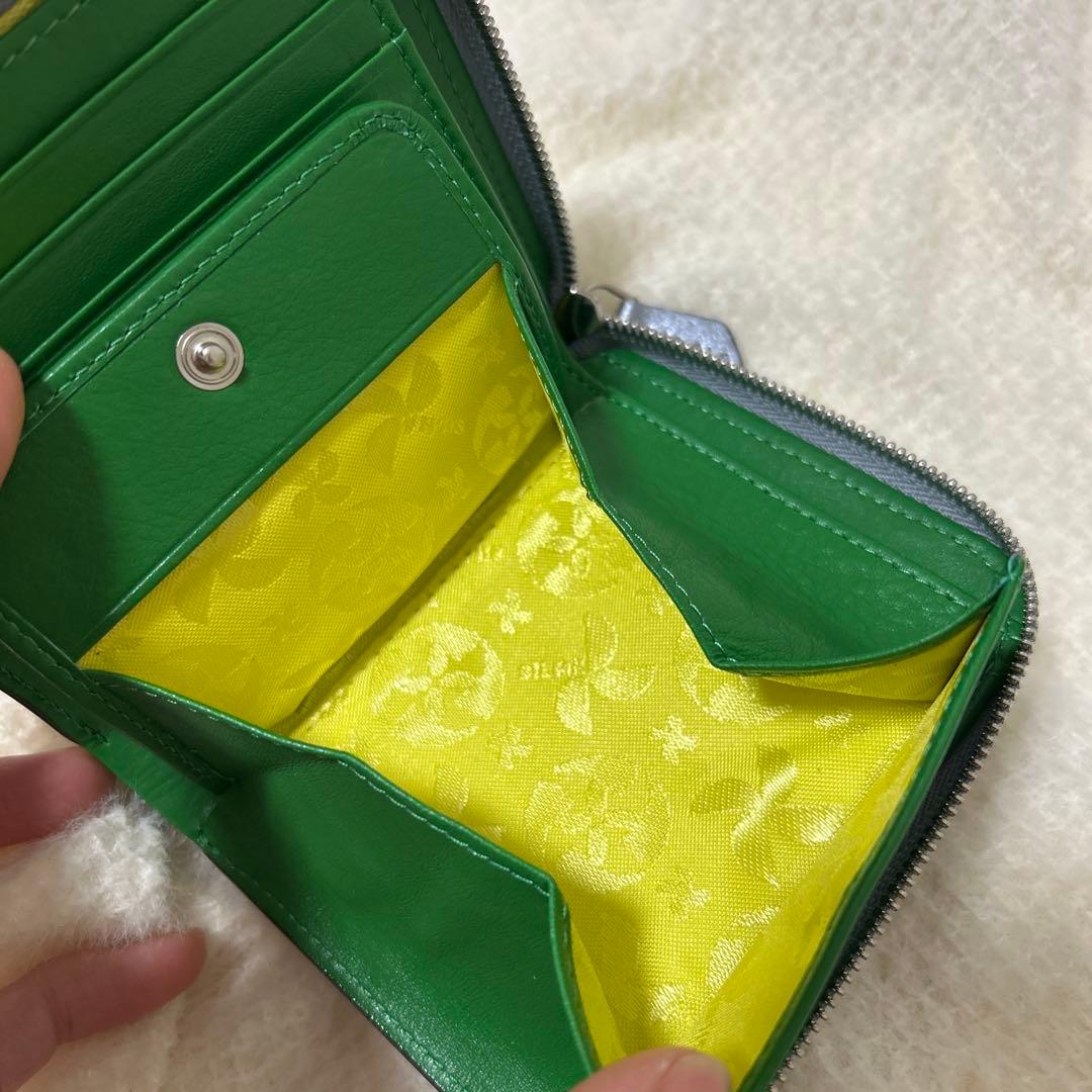 はな　SILNA メタリックシルバー 二つ折り財布　牛革　ミニサイフ