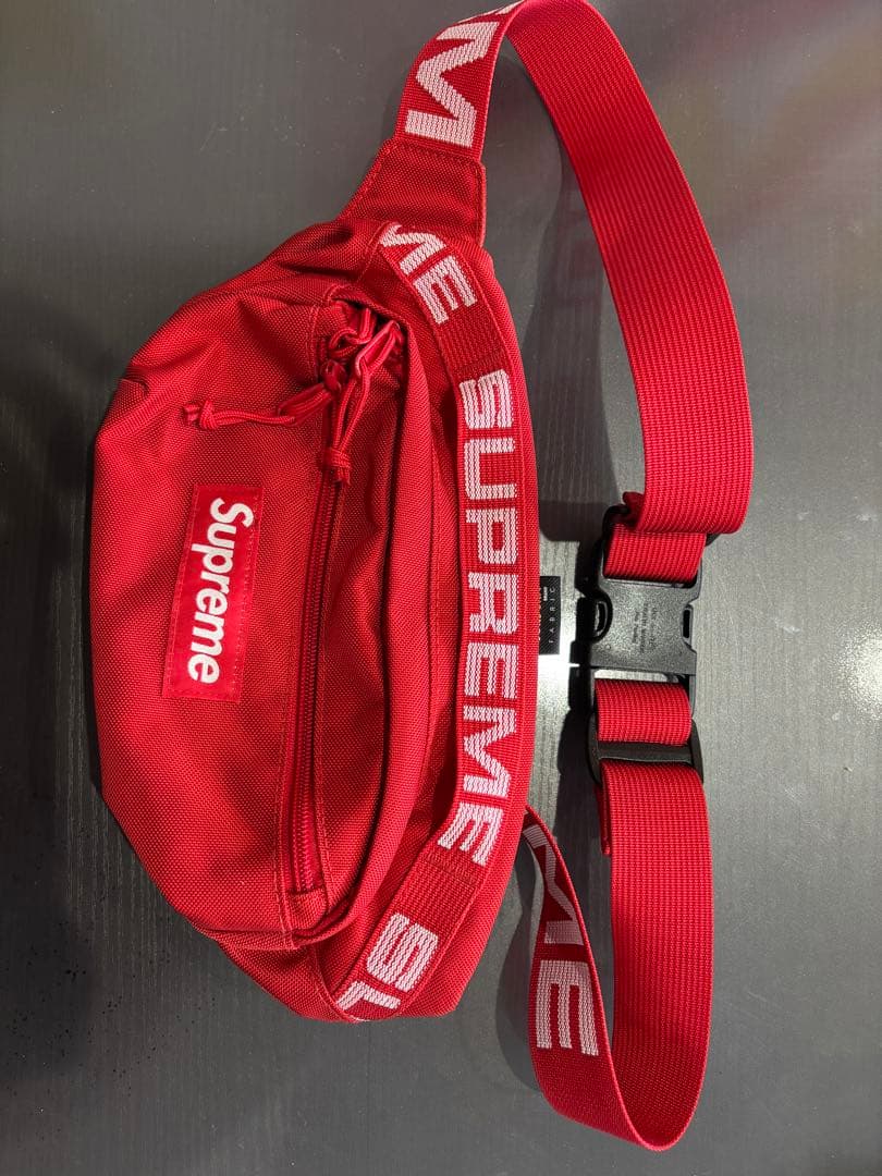Supreme ボディバッグ 赤