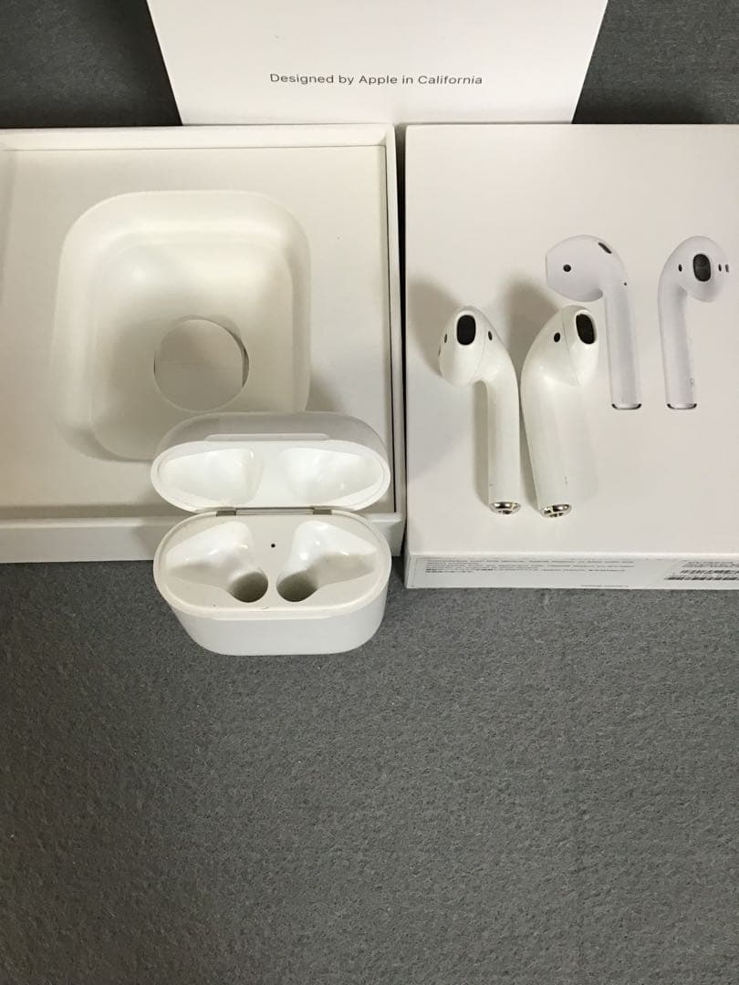 美品　AirPods 第2世代　MV7N2J/A