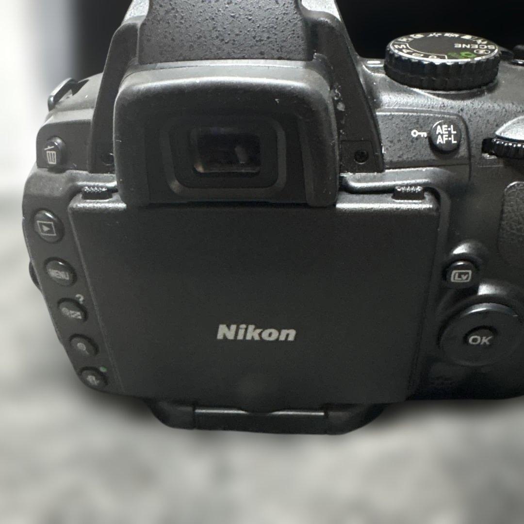 Nikon D5000 デジタル一眼レフカメラ ボディと付属品カメラバック付き