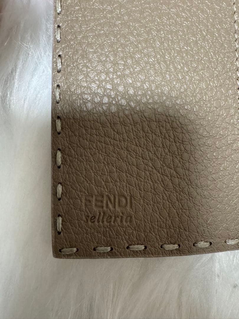 【極美品】FENDI 名刺入れ カードケース ピーカブー