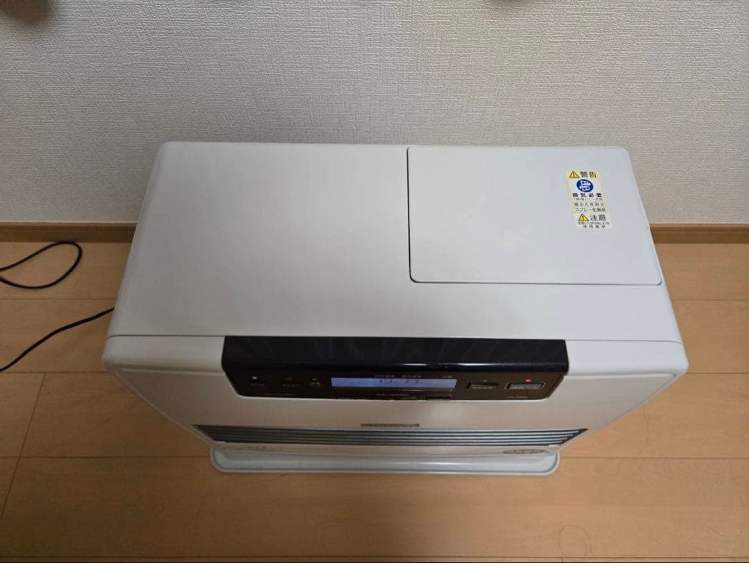 ダイニチ FW-72DX4石油ファンヒーターホワイト　2018年製