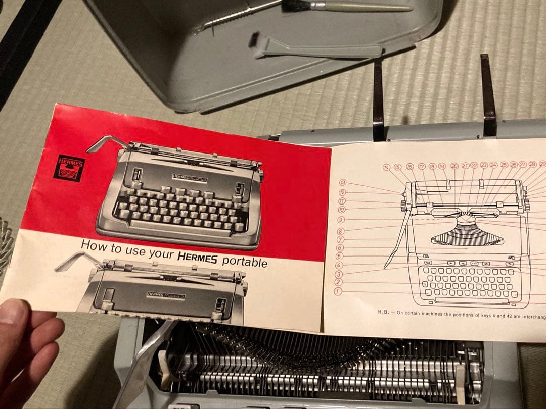 専用ページHermes 3000 タイプライター ケース付き　1970年　小瓶付