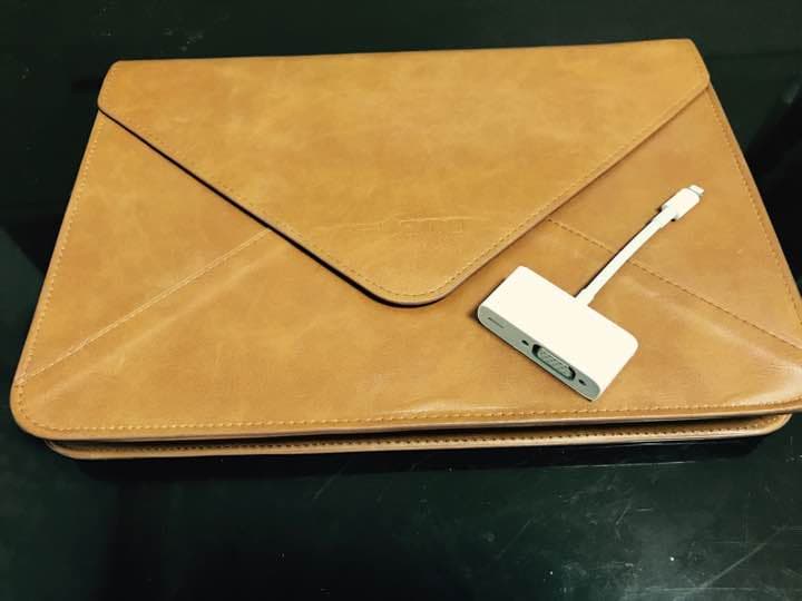 MacBook Air(付属品、HDMIアダプター、ケース付)