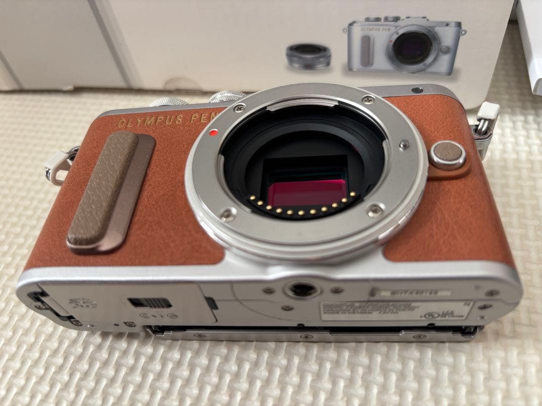 OLYMPUS PEN ミラーレス一眼カメラ　E-PL8