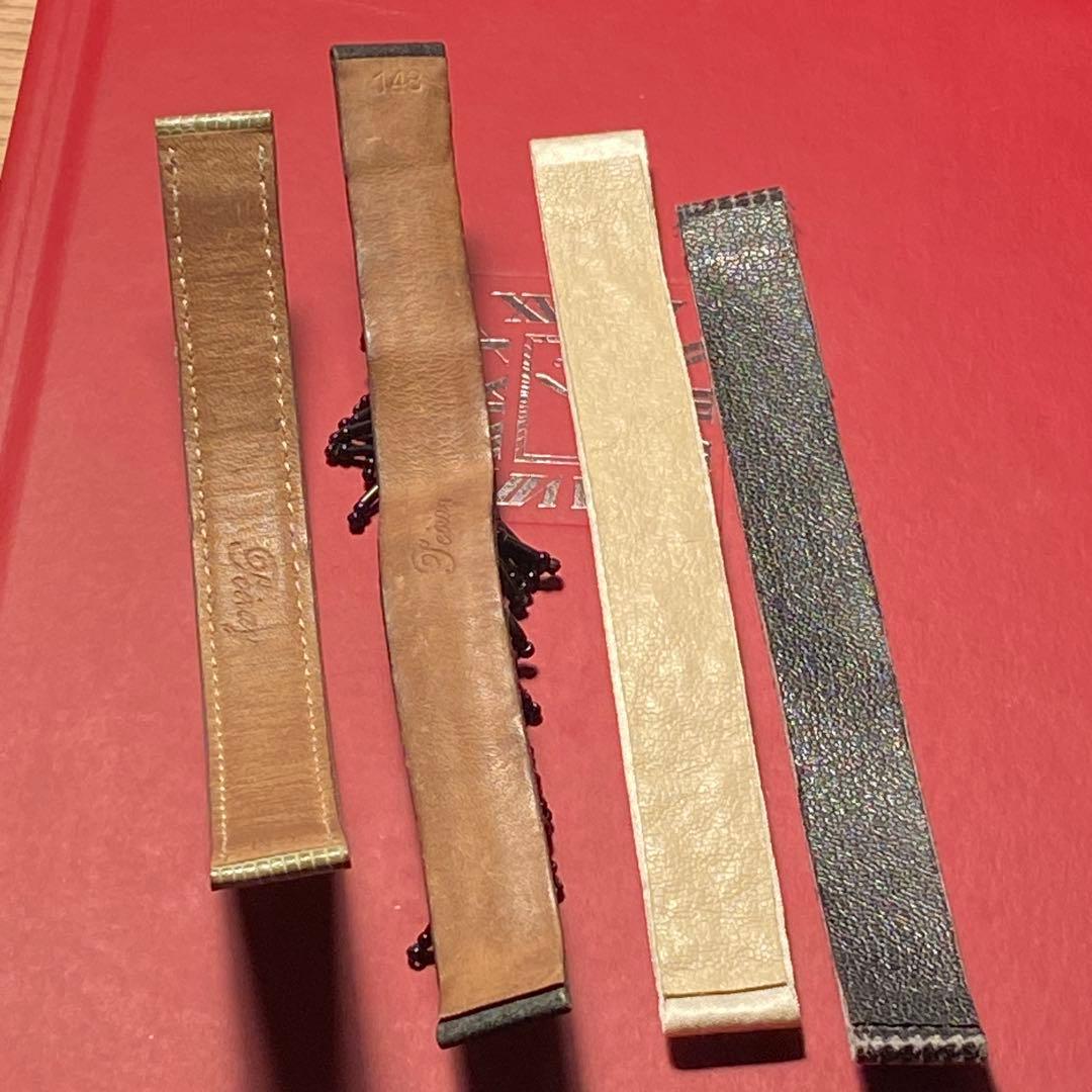 Poirayクラシック スクエア型時計