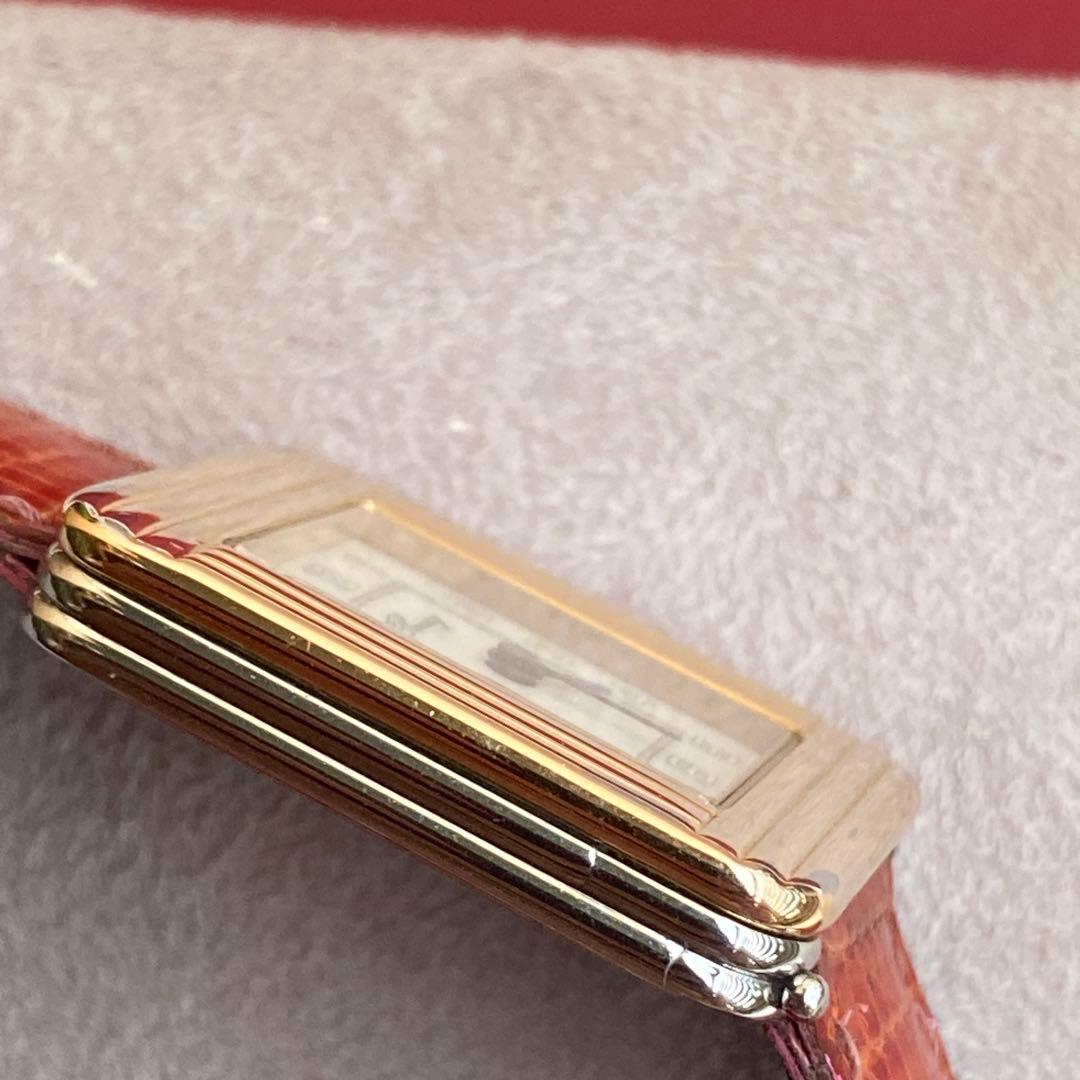 Poirayクラシック スクエア型時計