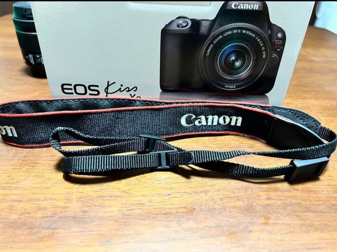 値下げ中Canon EOS Kiss X9 デジタル一眼レフカメラ レンズキット