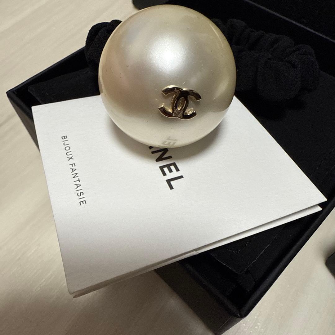 CHANEL パールホワイト ヘアゴム