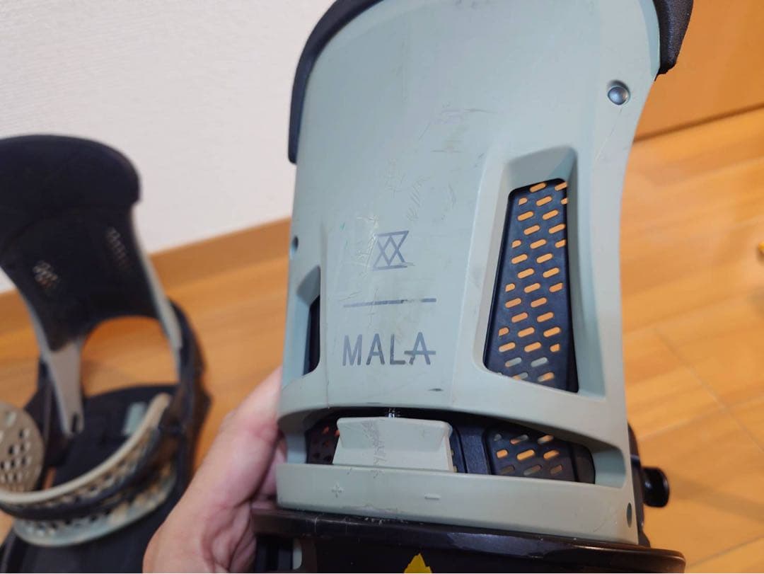 スノーボード Burton Malavita black grey Re:Flex