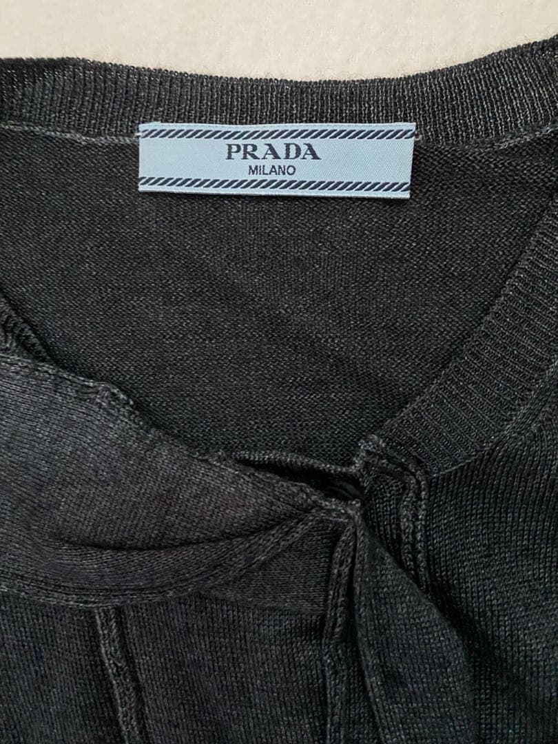 PRADA グレー リボン付きカーディガン