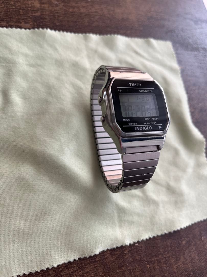 Supreme x Timex Digital Watch シルバー