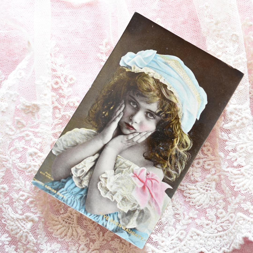 アンティークポストカード　小悪魔のような美しい少女　Rita Martin