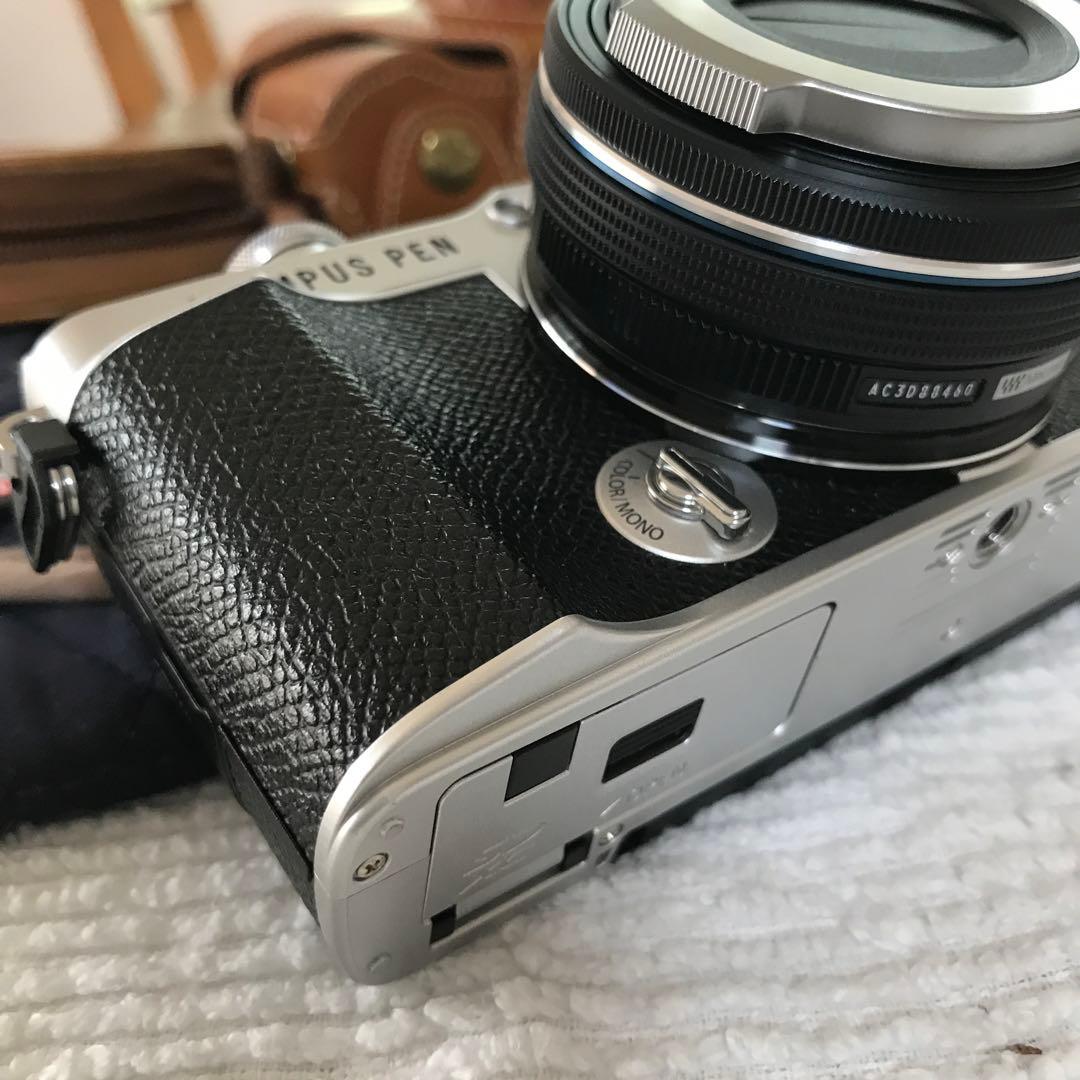 オリンパス PEN E-P7 14-42mm EZレンズキット USEDです