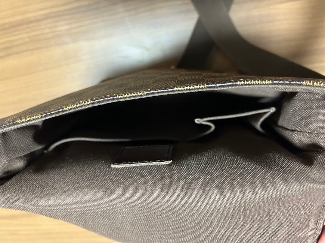 M*n様 Louis Vuitton ダミエメッセンジャーバッグ