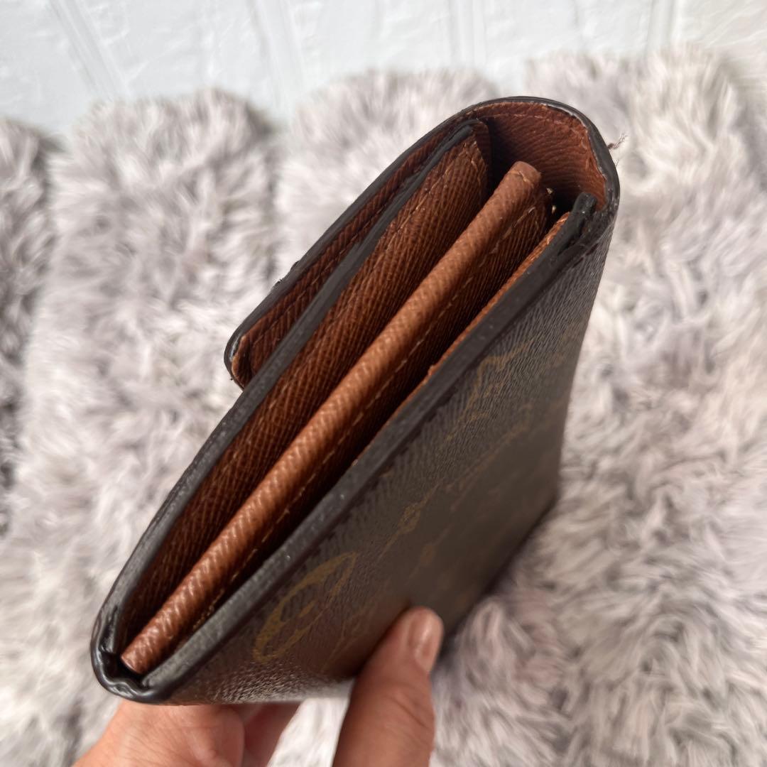 ルイヴィトン　ポルトフォイユサラ　長財布　モノグラムキャンバス